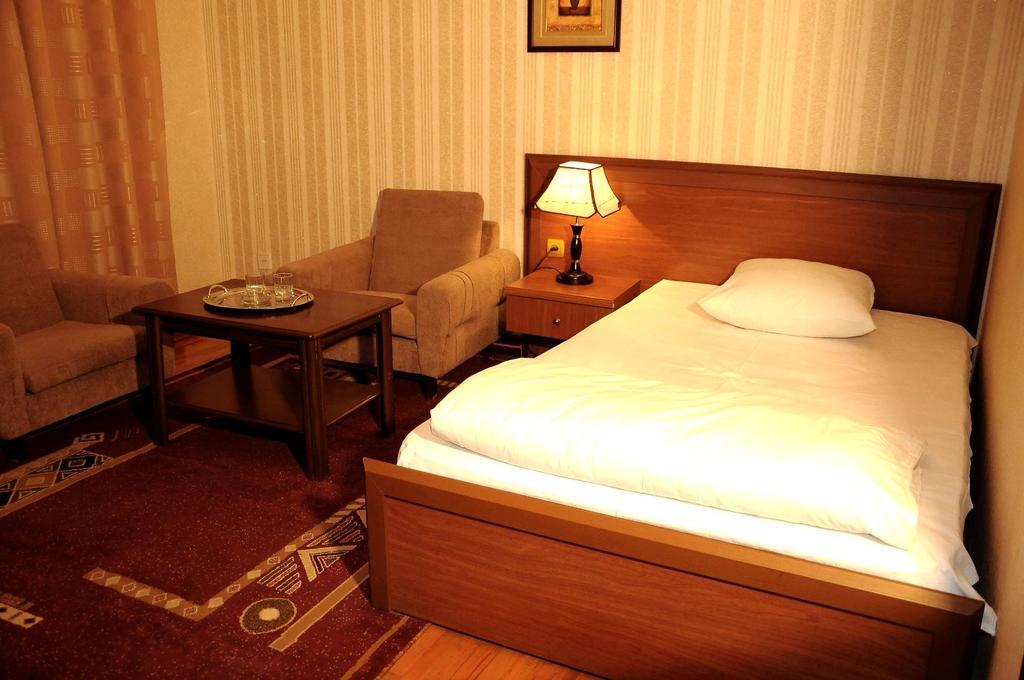 Ganja Hotel מראה חיצוני תמונה